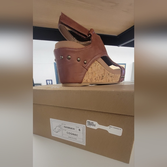 Peep Toe Leather Wedge - Picture 2 of 3